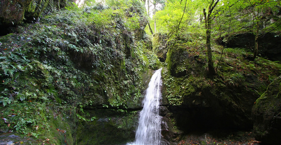 Nanayo waterfall