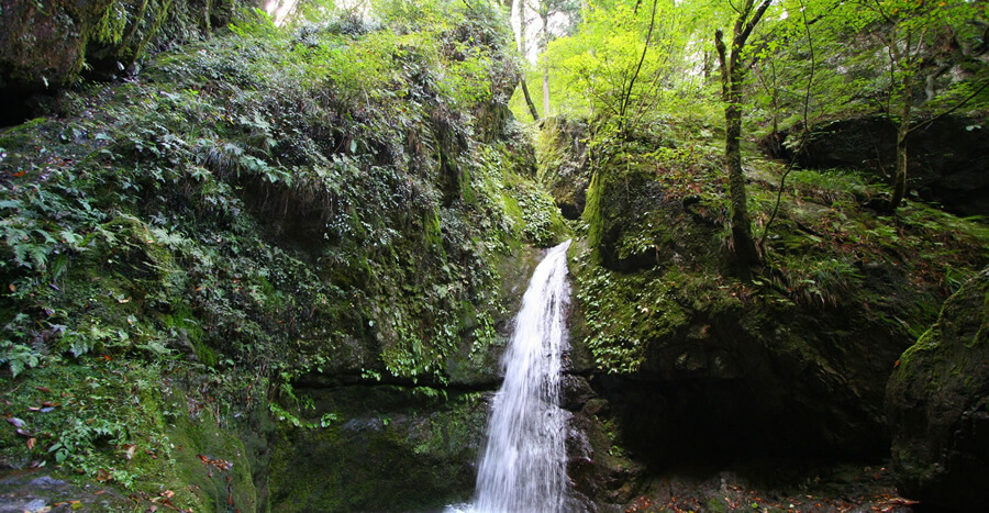 Nanayo Waterfall